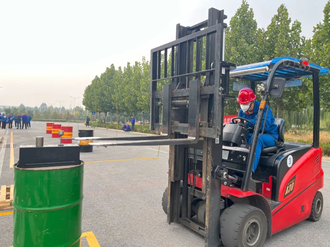 中船风帆举办第五届叉车综合技能赛